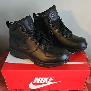 Nike Men's Black Boots